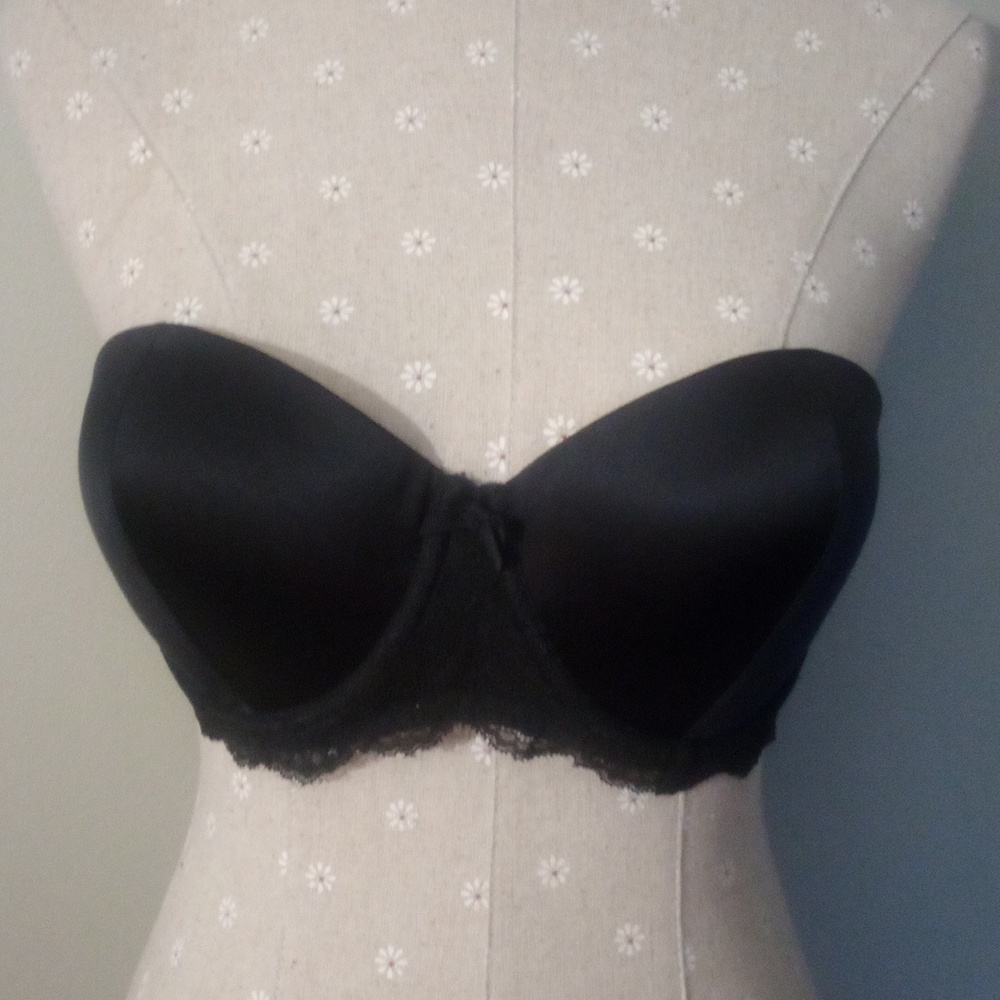 Elle MacPherson intimates
